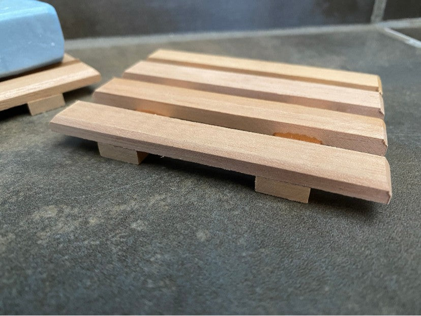 Alder Slatted Style 4 Top Soap Saver